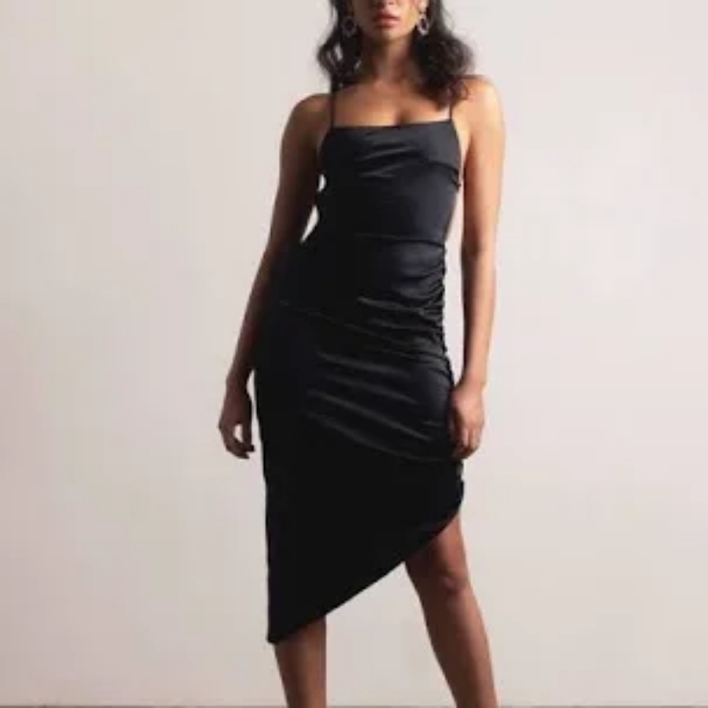Klueless. Elegant Sleeveless Black Women's Assymetrical Dress. Size Large. NWT.